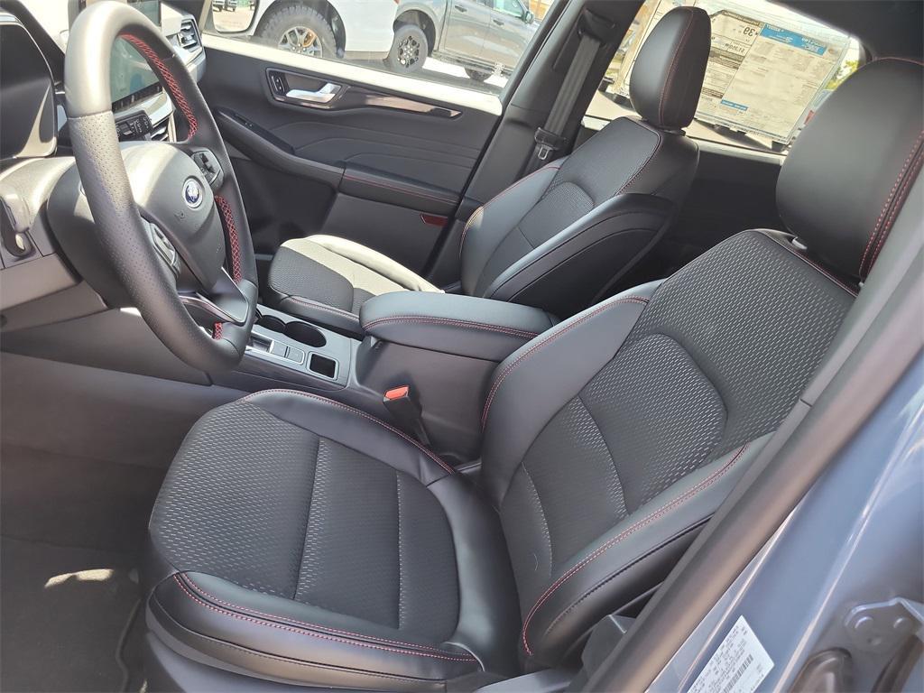 new 2025 Ford Escape car, priced at $30,052
