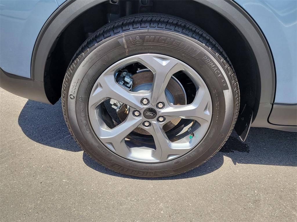 new 2025 Ford Escape car, priced at $30,052