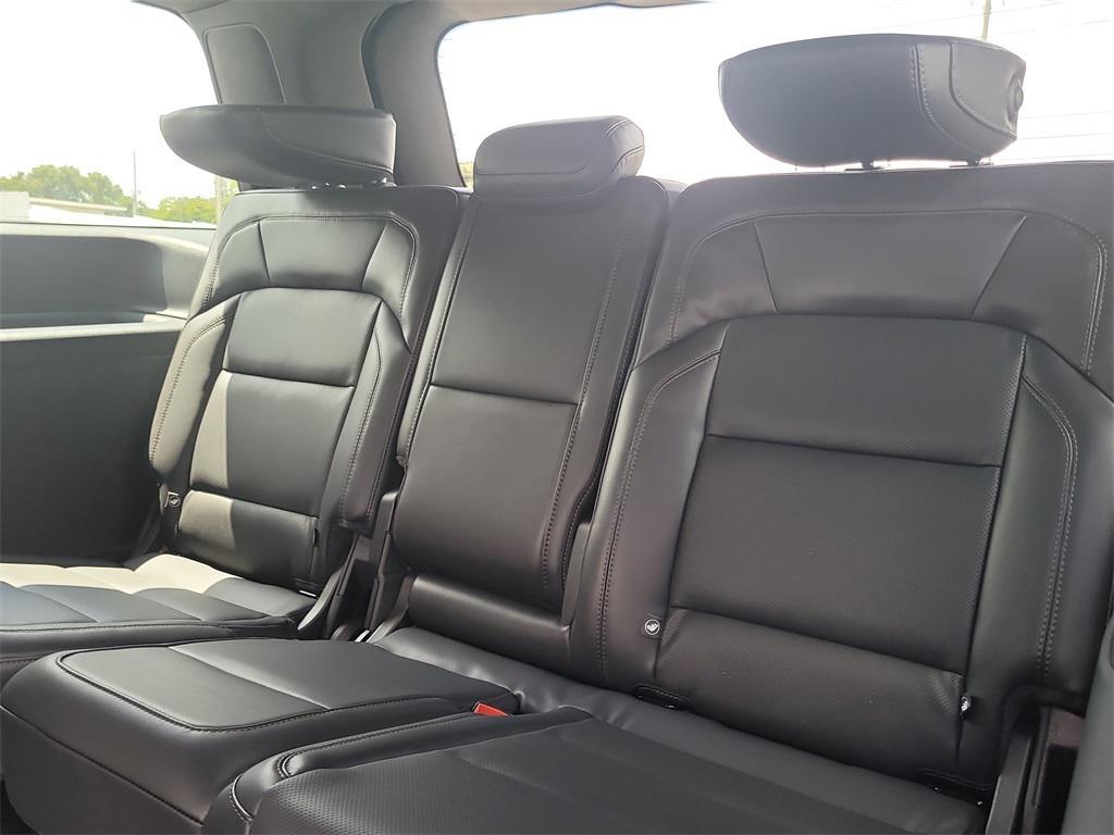 new 2025 Lincoln Navigator car, priced at $102,182