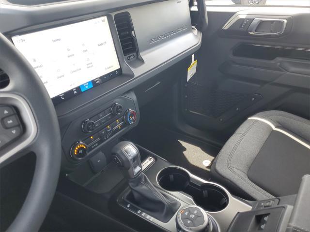 new 2025 Ford Bronco car, priced at $37,074