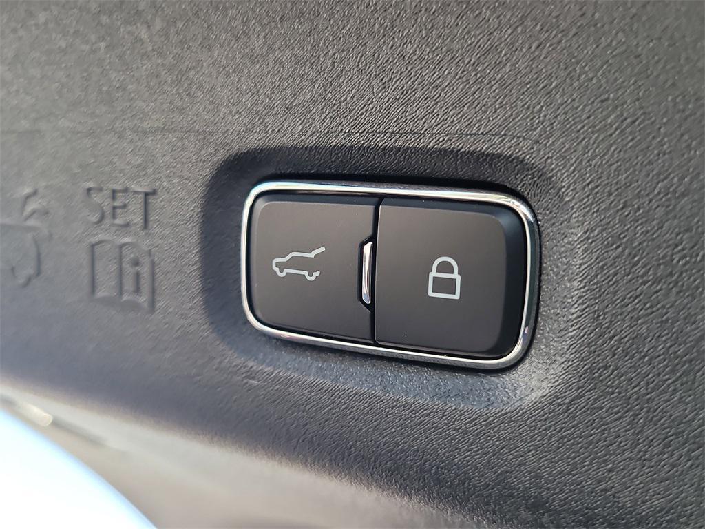 new 2025 Ford Expedition Max car, priced at $77,050