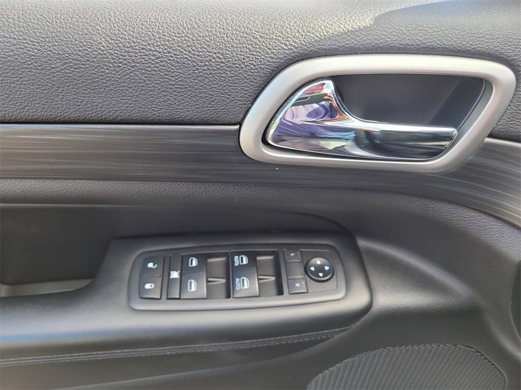 used 2019 Jeep Grand Cherokee car, priced at $13,905