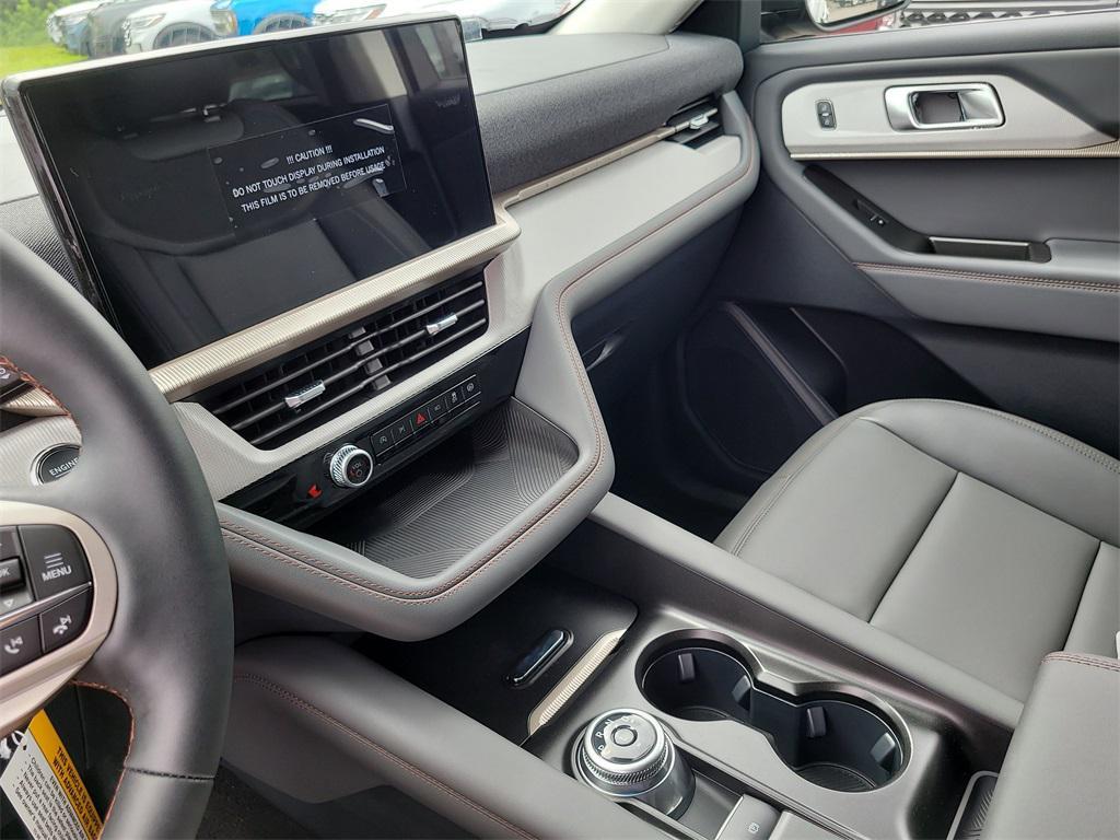 new 2025 Ford Explorer car, priced at $43,252