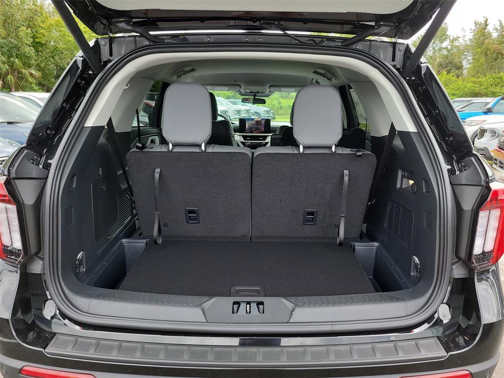new 2025 Ford Explorer car, priced at $43,252