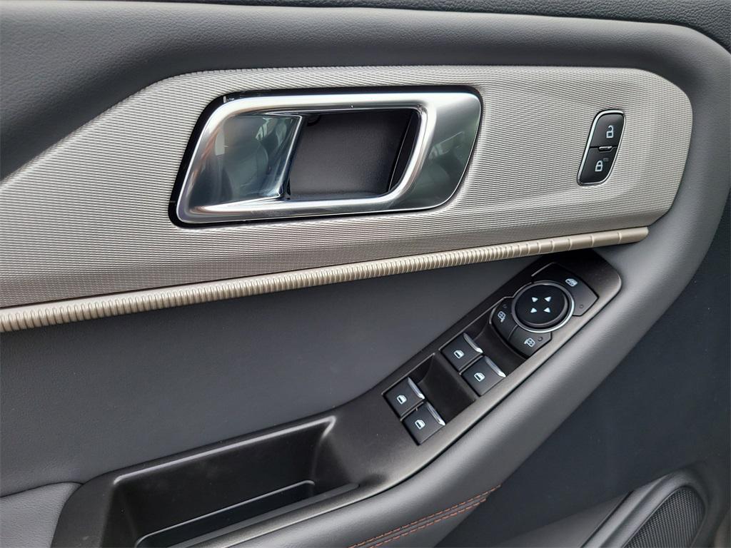 new 2025 Ford Explorer car, priced at $43,252