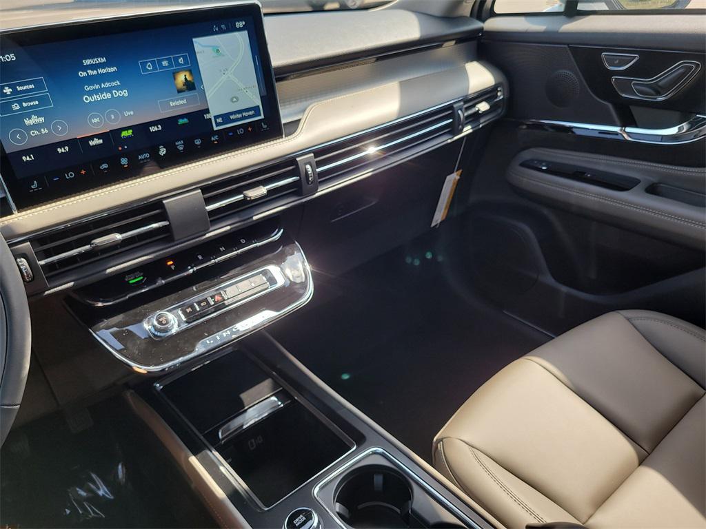 new 2025 Lincoln Corsair car, priced at $40,301