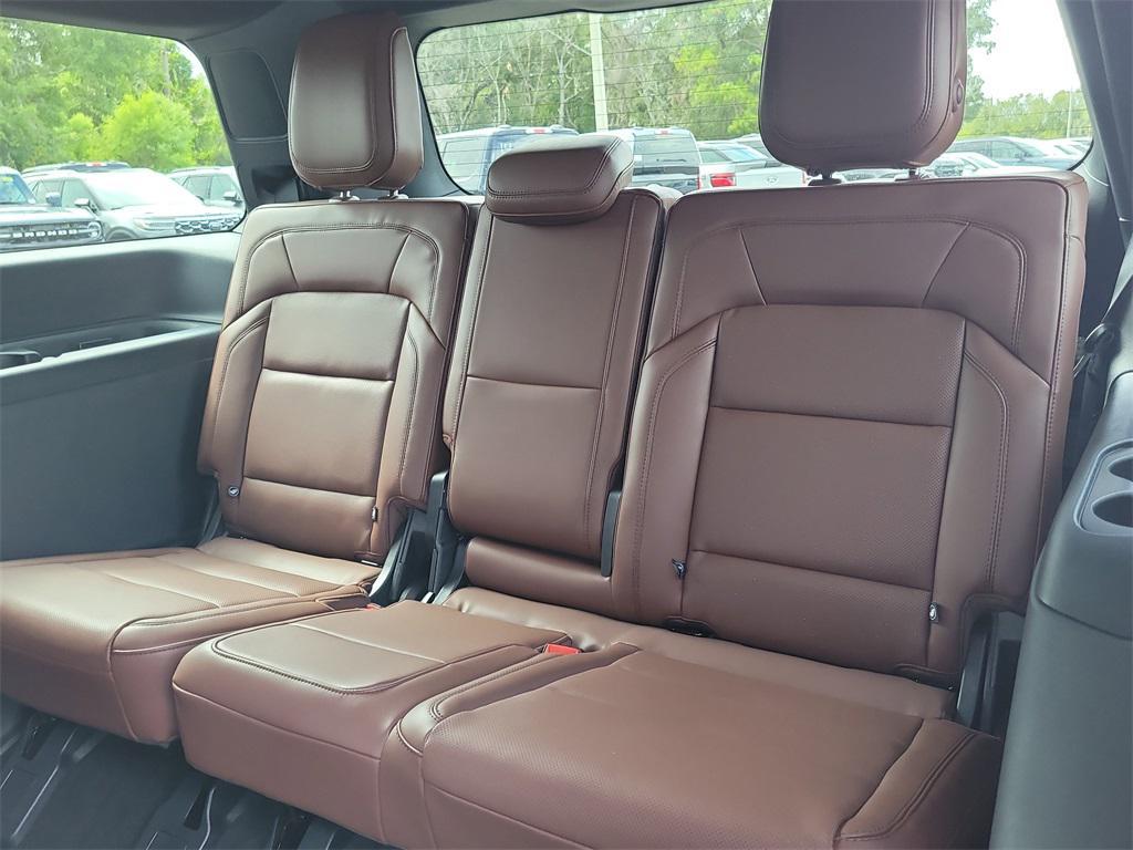 new 2025 Lincoln Navigator car, priced at $98,822