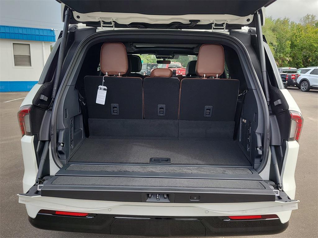 new 2025 Lincoln Navigator car, priced at $98,822