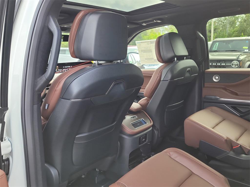 new 2025 Lincoln Navigator car, priced at $98,822