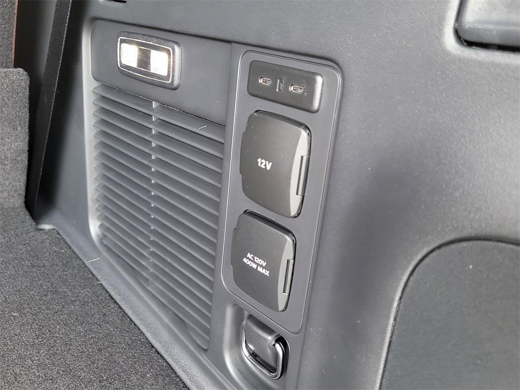 new 2025 Lincoln Navigator car, priced at $98,822