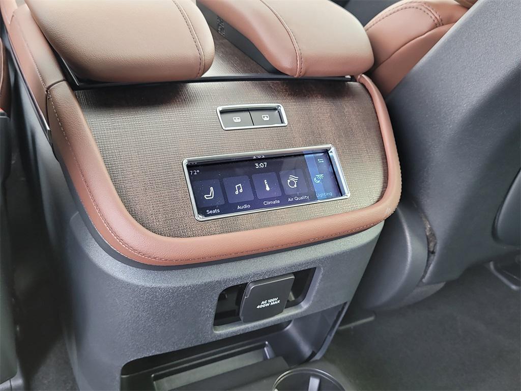 new 2025 Lincoln Navigator car, priced at $98,822