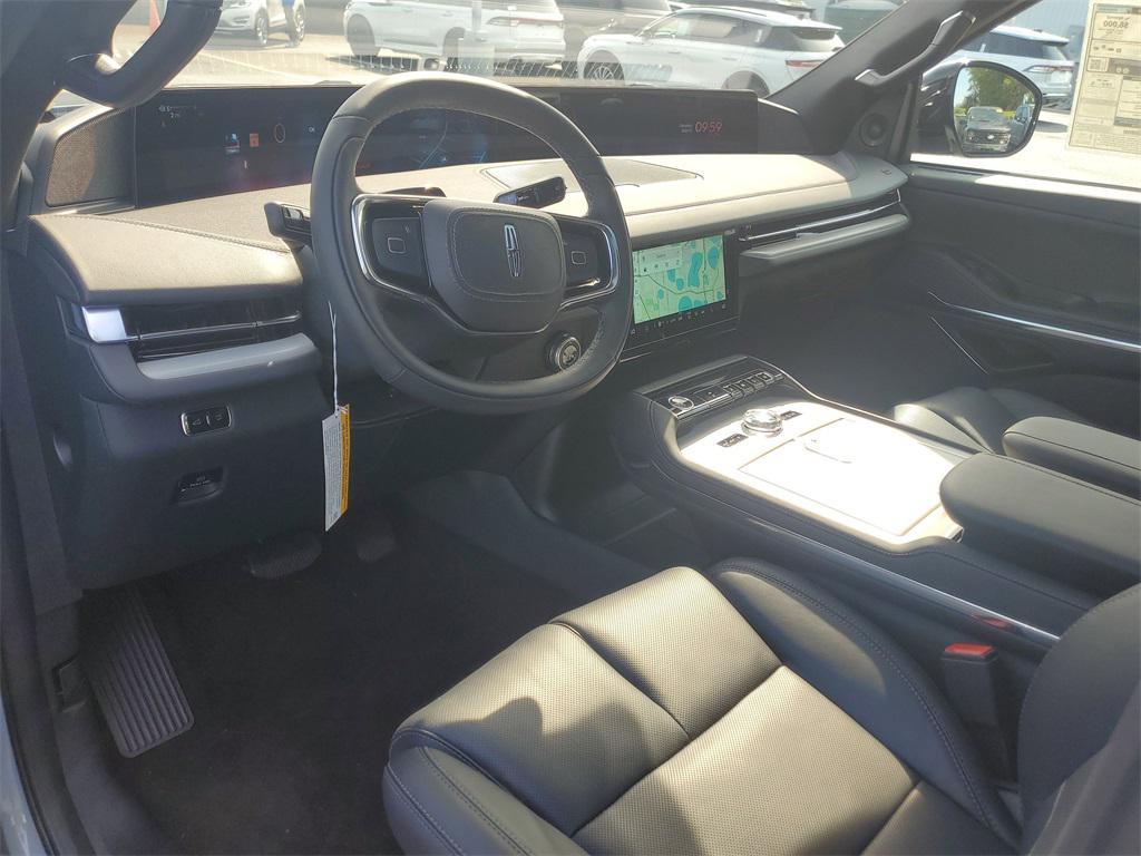 new 2025 Lincoln Navigator car, priced at $105,053