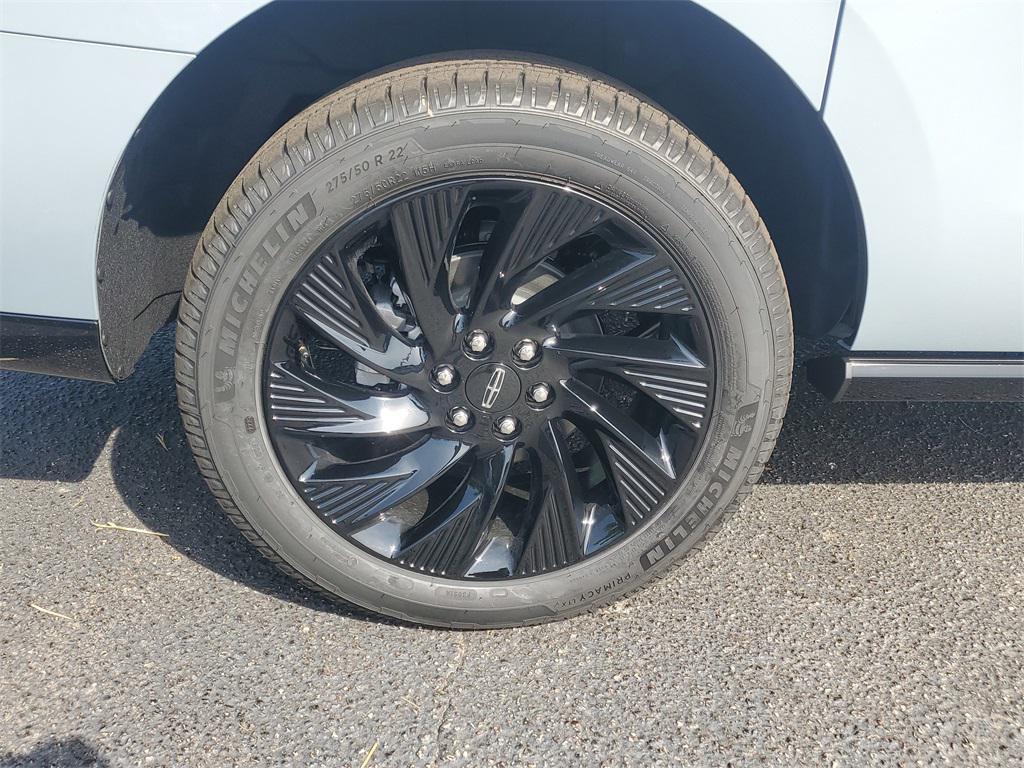 new 2025 Lincoln Navigator car, priced at $105,053