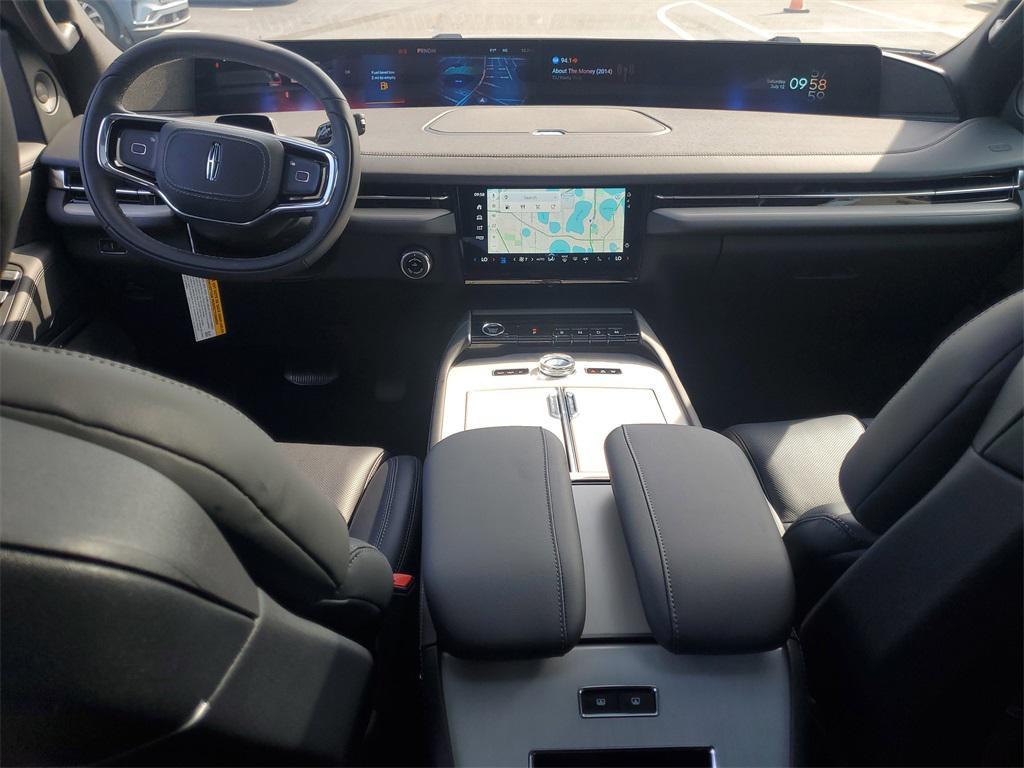 new 2025 Lincoln Navigator car, priced at $105,053