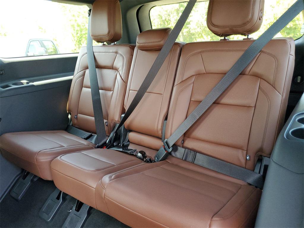 new 2025 Lincoln Navigator car, priced at $103,656