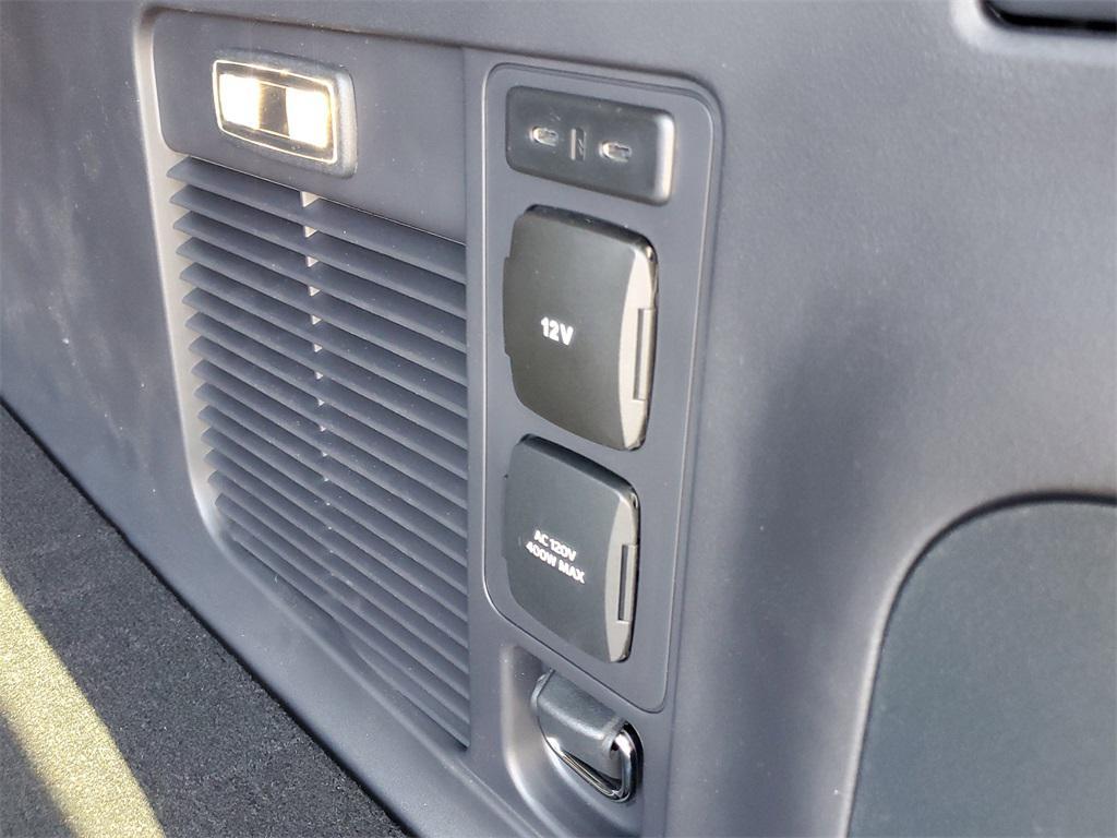 new 2025 Lincoln Navigator car, priced at $103,656