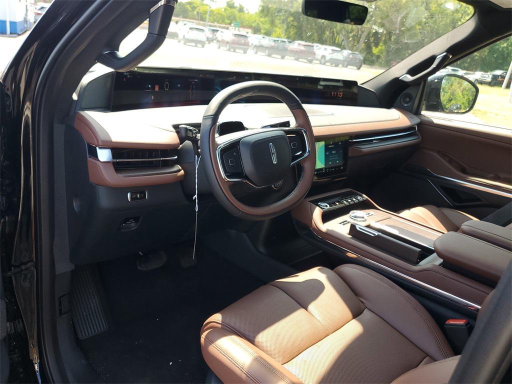 new 2025 Lincoln Navigator car, priced at $103,656