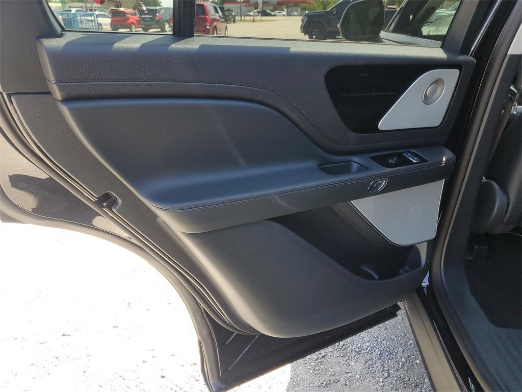 new 2025 Lincoln Aviator car, priced at $75,168