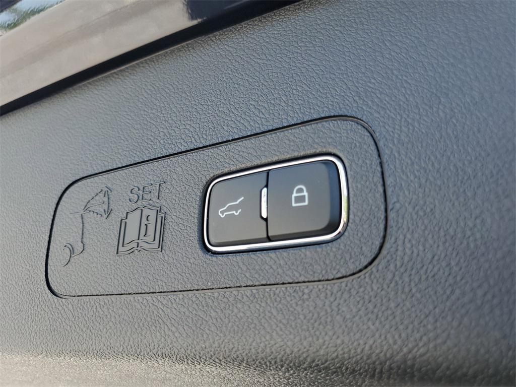 new 2025 Lincoln Aviator car, priced at $75,168