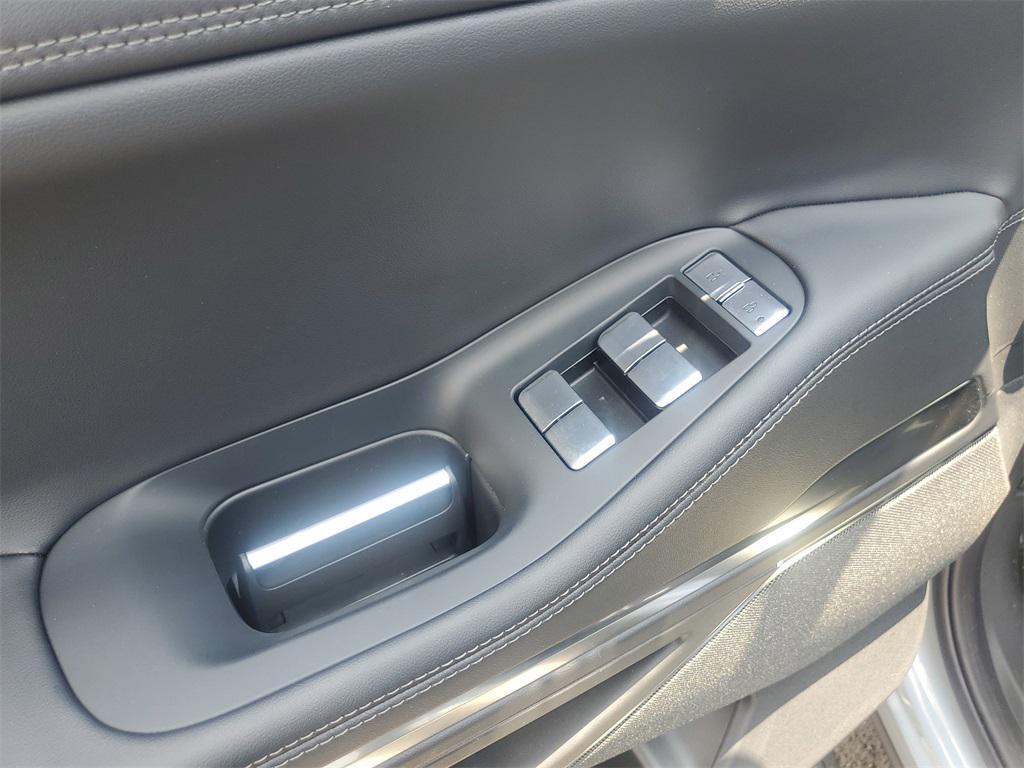 new 2025 Lincoln Navigator car, priced at $104,698