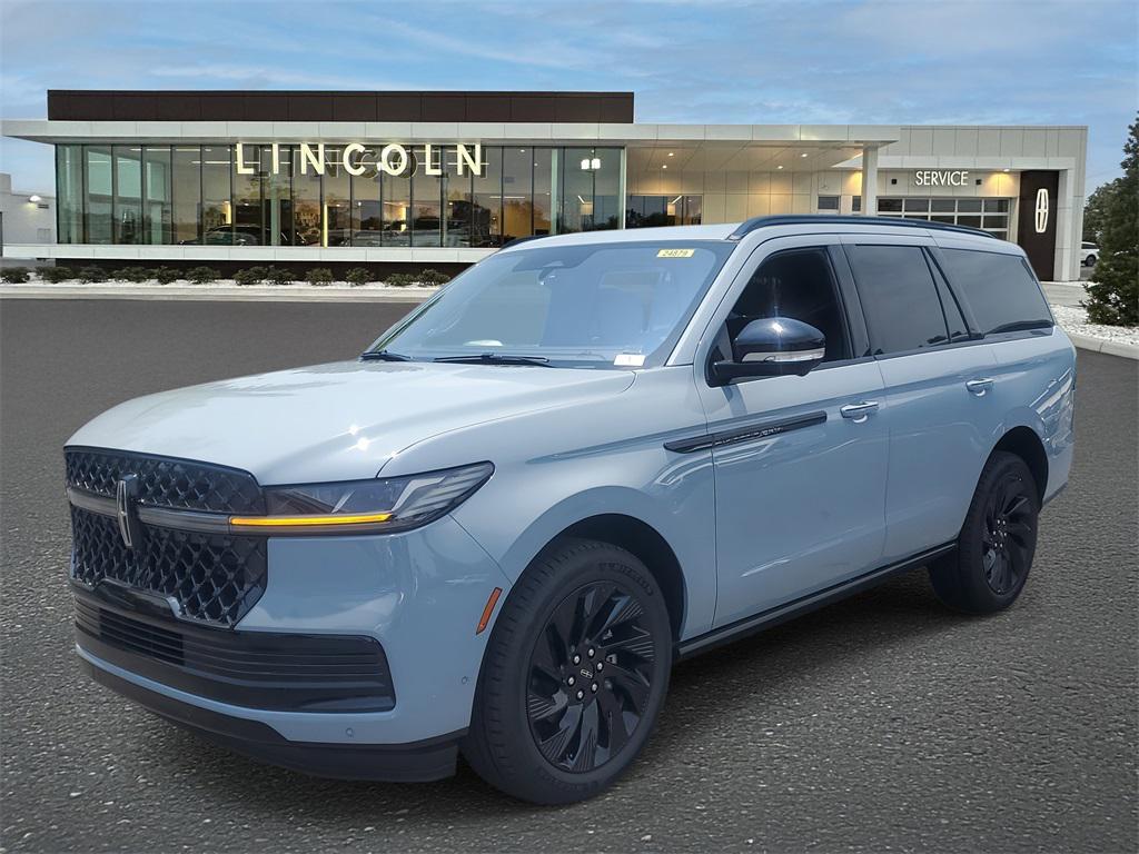 new 2025 Lincoln Navigator car, priced at $104,698