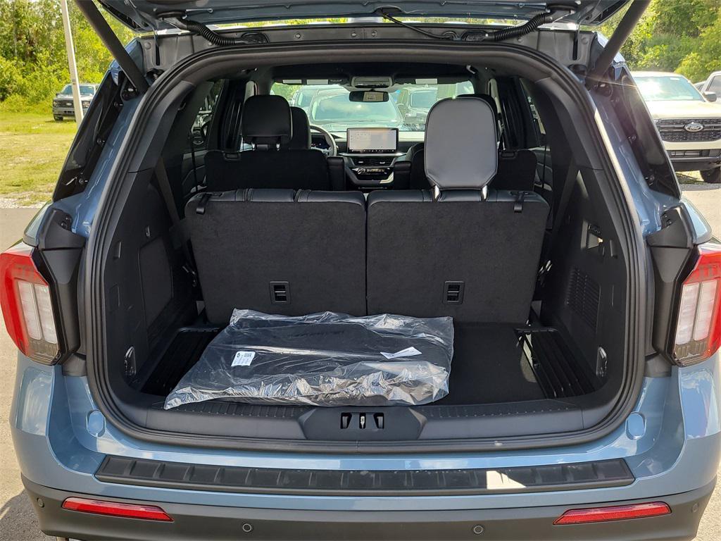 new 2025 Ford Explorer car, priced at $53,111