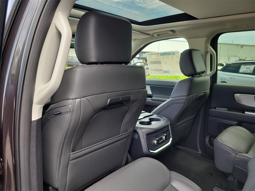 new 2025 Ford Expedition Max car, priced at $63,558