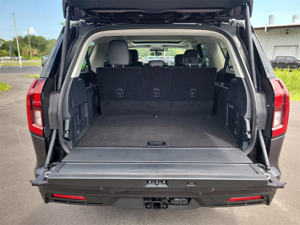 new 2025 Ford Expedition Max car, priced at $63,558