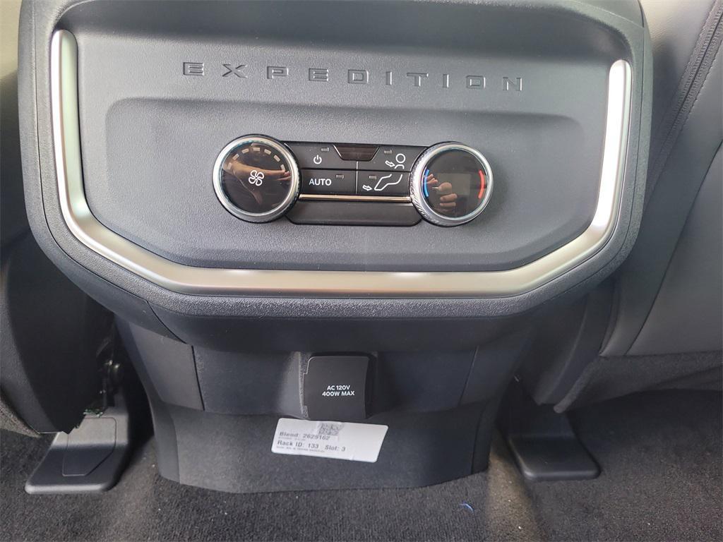 new 2025 Ford Expedition car, priced at $63,788