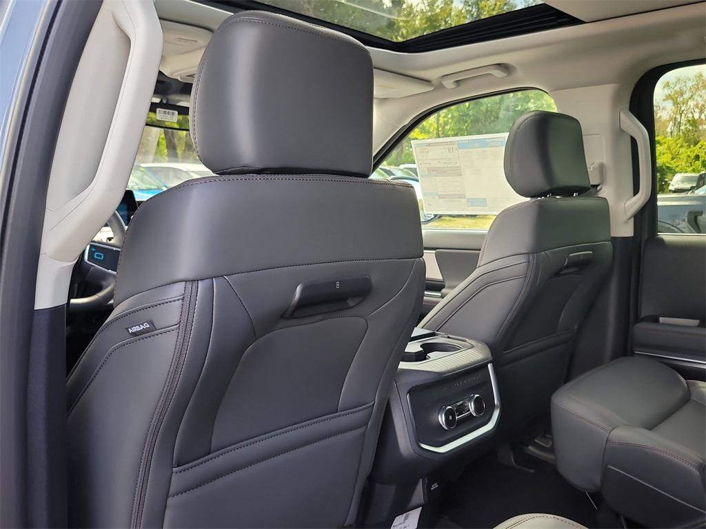 new 2025 Ford Expedition car, priced at $63,788