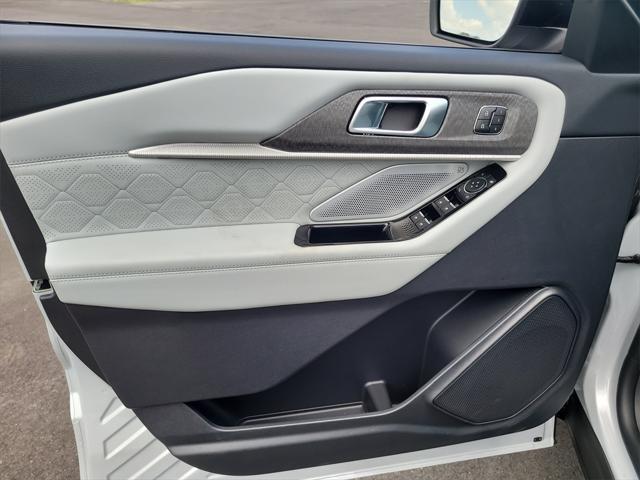 new 2025 Ford Explorer car, priced at $56,712