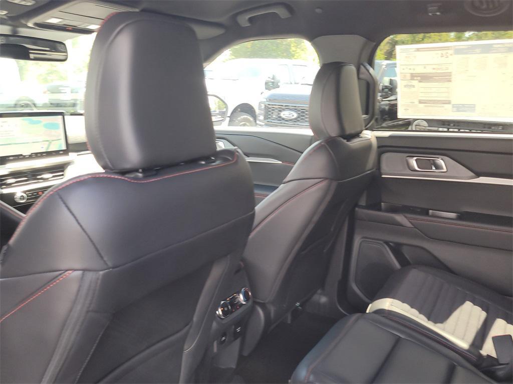 new 2025 Ford Explorer car, priced at $43,097