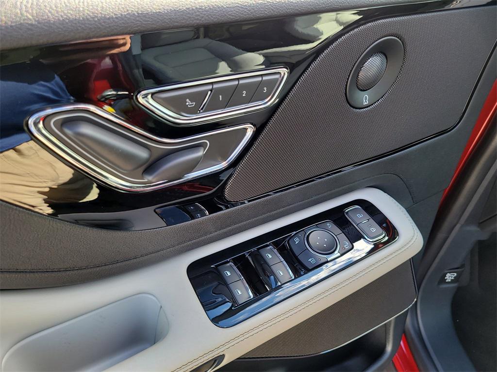 new 2025 Lincoln Aviator car, priced at $62,630