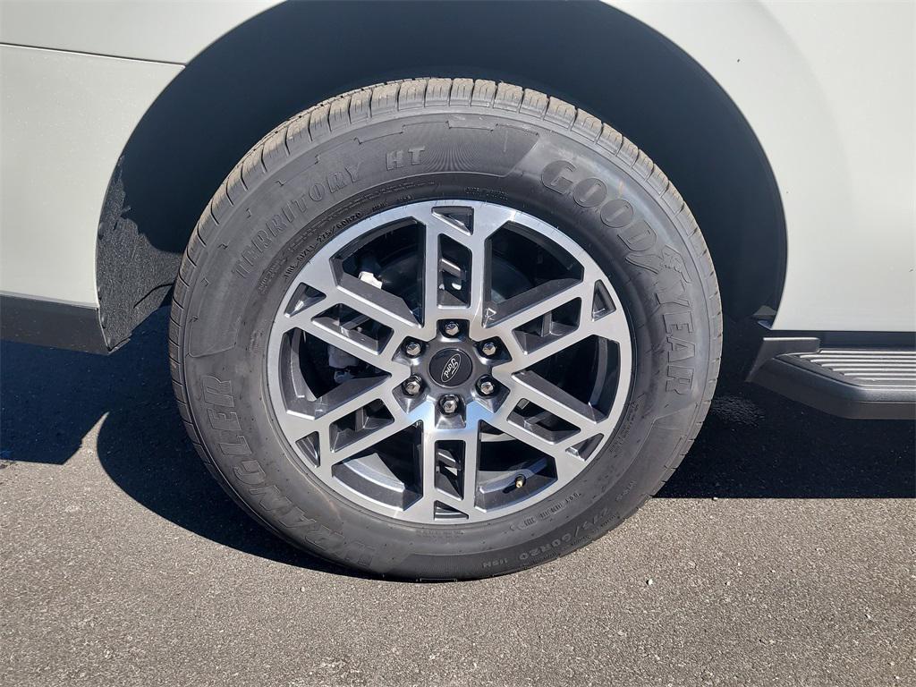 new 2025 Ford Expedition car, priced at $64,347