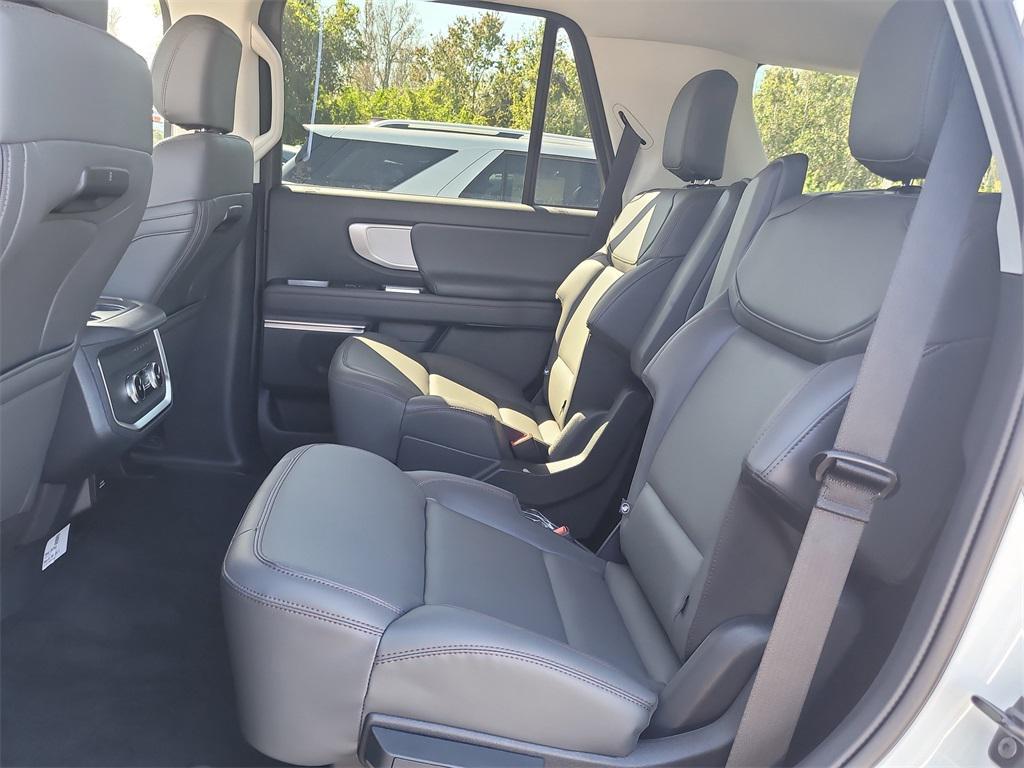 new 2025 Ford Expedition car, priced at $64,347