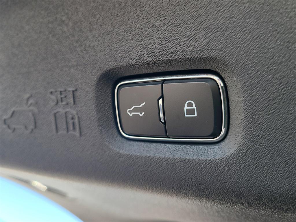 new 2025 Ford Expedition car, priced at $64,347