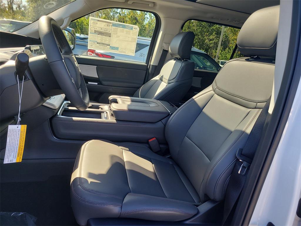 new 2025 Ford Expedition car, priced at $64,347