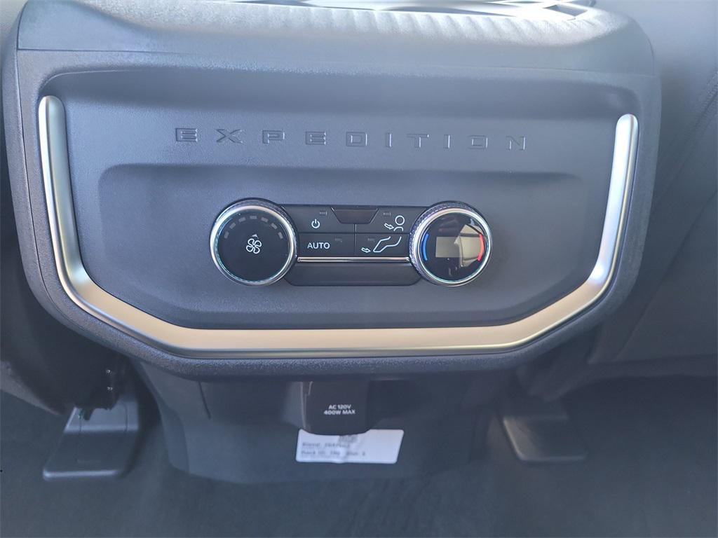 new 2025 Ford Expedition car, priced at $64,347