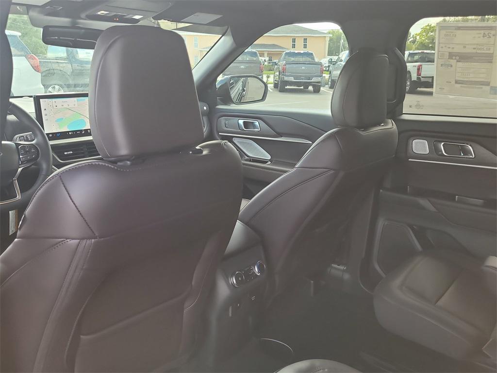 new 2025 Ford Explorer car, priced at $48,068
