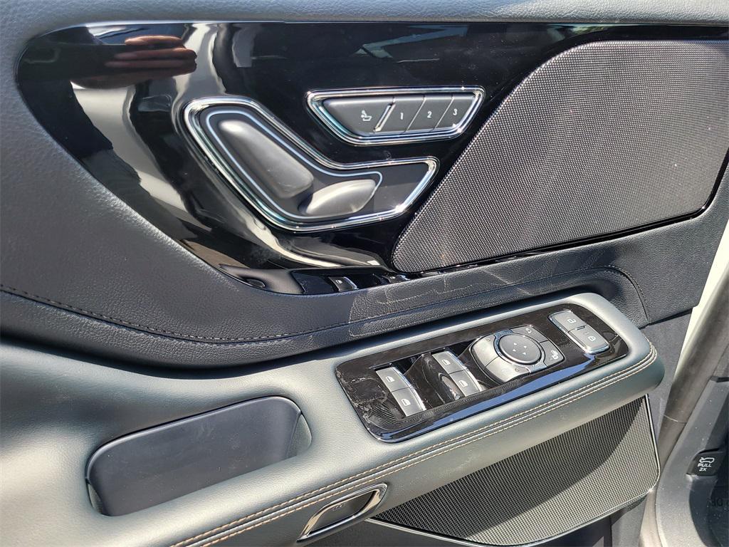 new 2025 Lincoln Aviator car, priced at $59,270