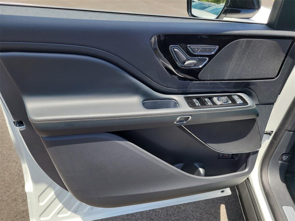 new 2025 Lincoln Aviator car, priced at $59,270