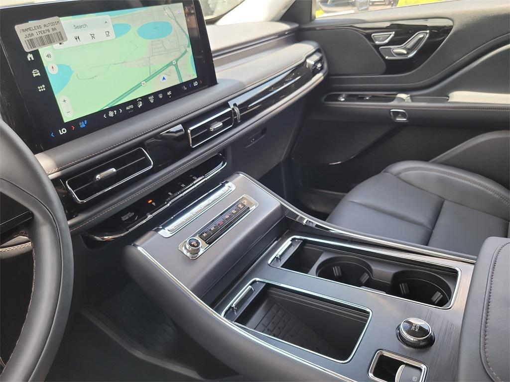 new 2025 Lincoln Aviator car, priced at $59,270