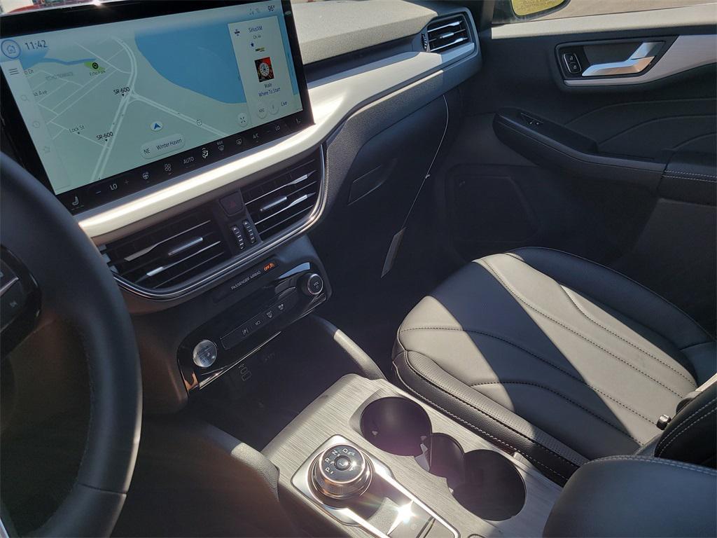 new 2025 Ford Escape PHEV car, priced at $33,099