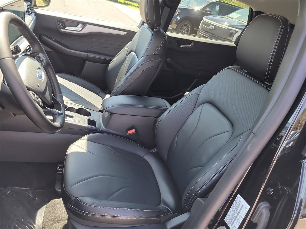 new 2025 Ford Escape PHEV car, priced at $33,099