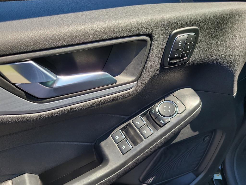 new 2025 Ford Escape PHEV car, priced at $33,099