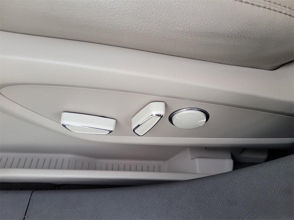 used 2022 Lincoln Nautilus car, priced at $28,500