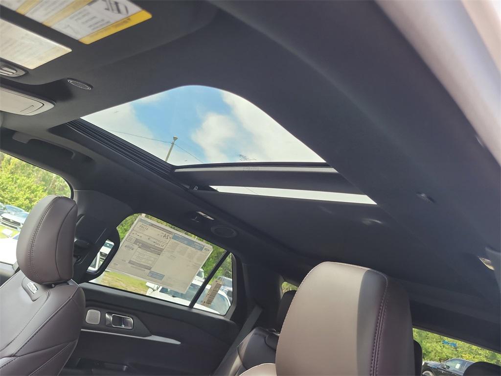 new 2025 Ford Explorer car, priced at $48,750