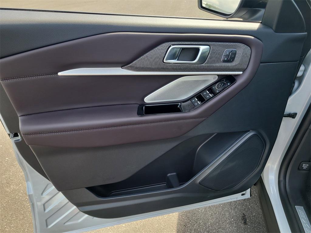 new 2025 Ford Explorer car, priced at $48,750