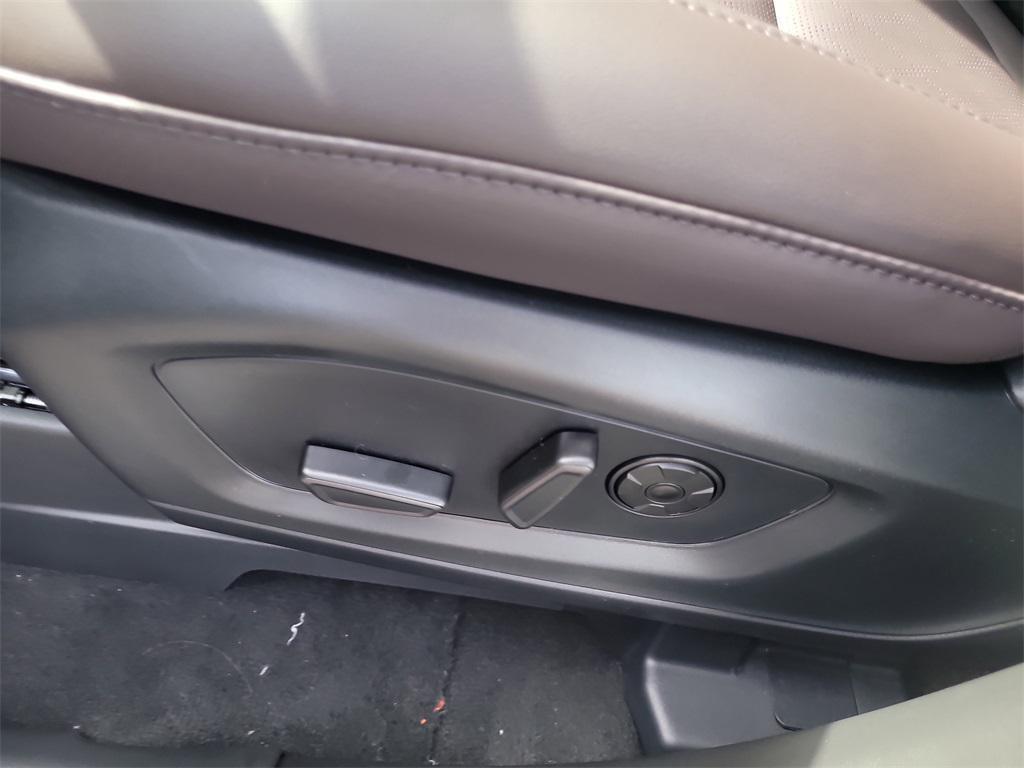 new 2025 Ford Explorer car, priced at $48,750