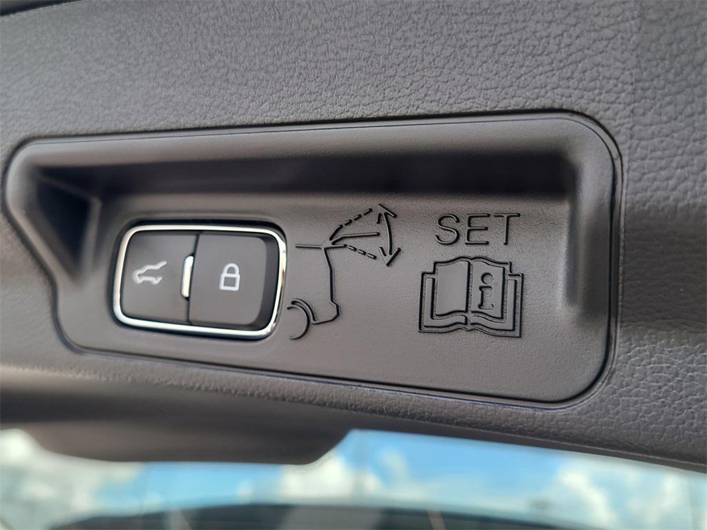 new 2025 Ford Explorer car, priced at $51,911
